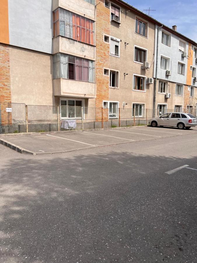 Caris Home Hunedoara Exterior photo