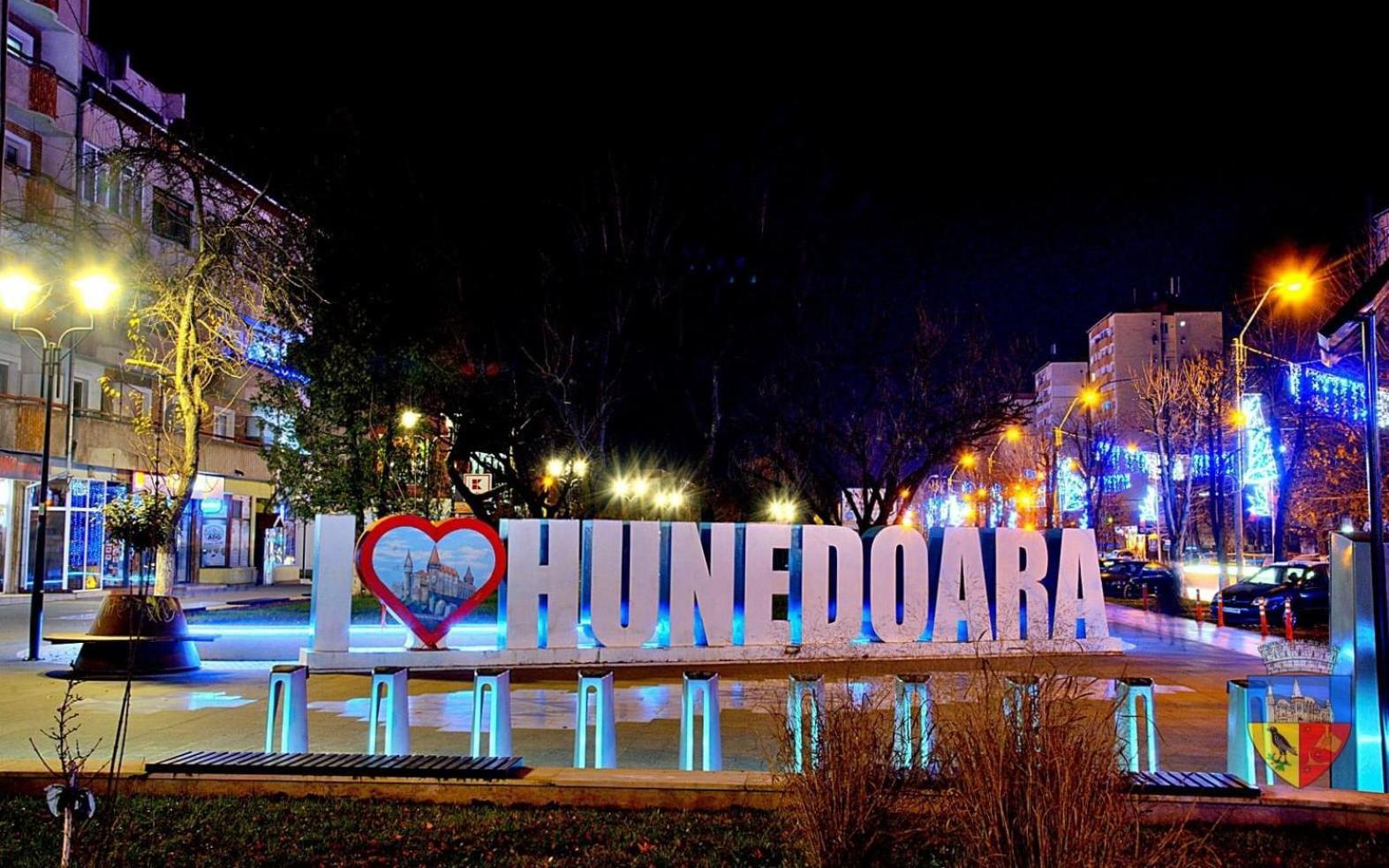 Caris Home Hunedoara Exterior photo